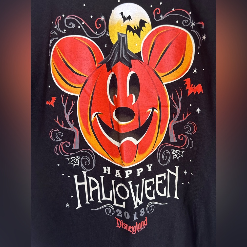 Disneyland 2018 Halloween Shirt - Picture 2 of 2